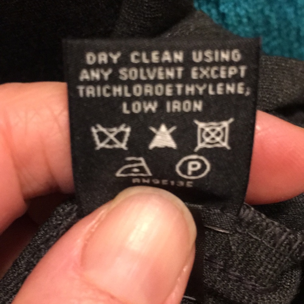 Sleeveless funnel neck dress - Picture 6 of 6